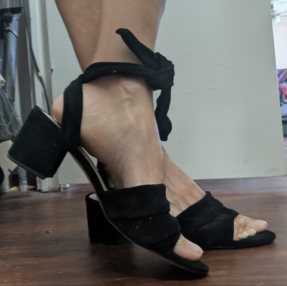 Schutz Ronny Block Heel Sandal Black Suede Open Toe Size 9 NWT